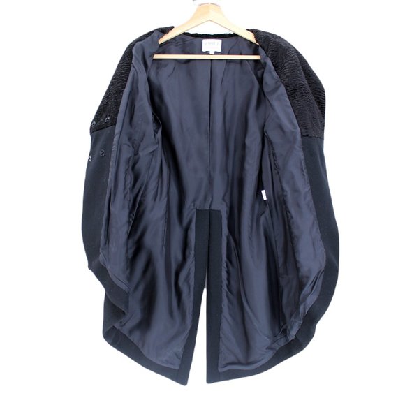 Black Tailored Blazer with Classic Collar - Picture 10 of 11